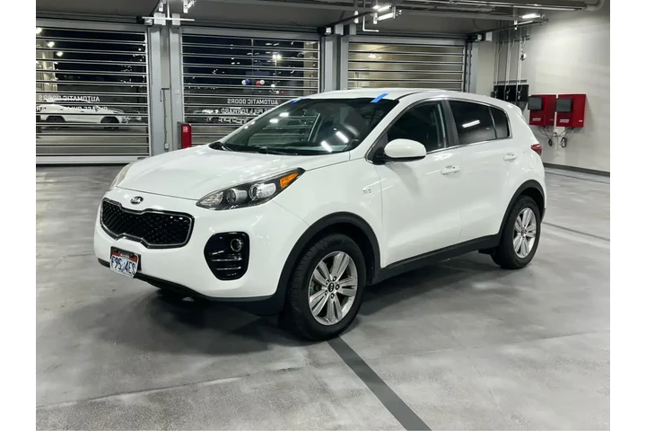 $9900 : Kia Sportage 2018 AWD LX 4dr image 1