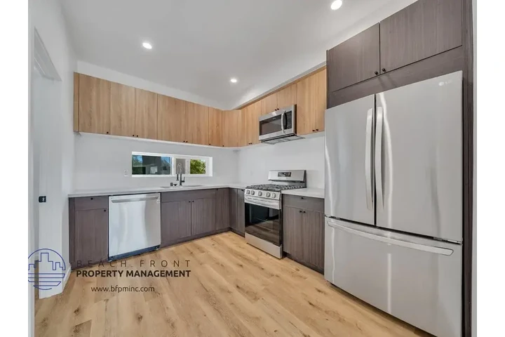 $5042 : 5BD/4BA Townhouse image 5
