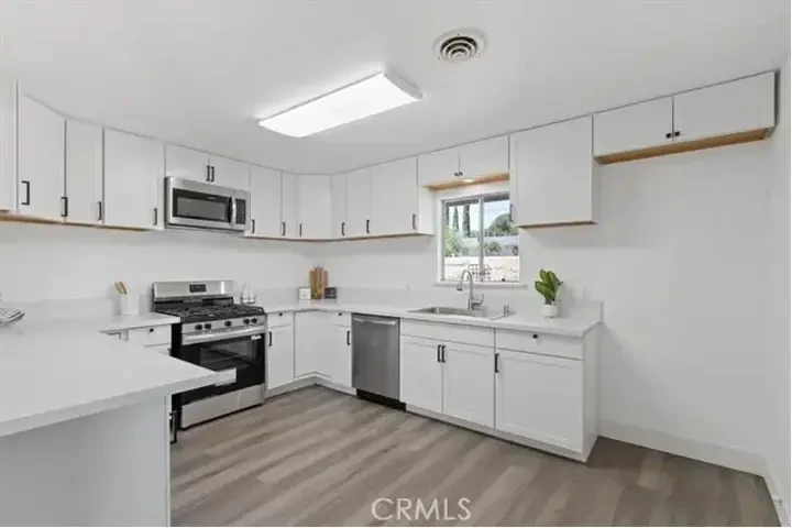 $2395 : HERMOSA CASA REMODELADA image 4