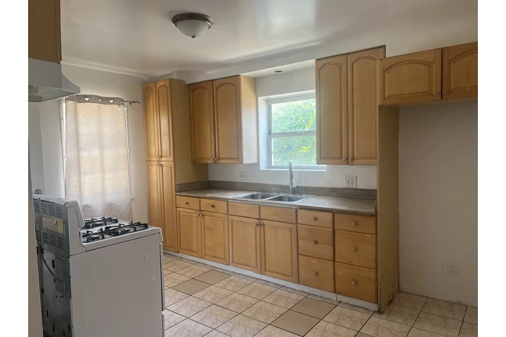 $920 : Cuartos de renta en una casa image 10