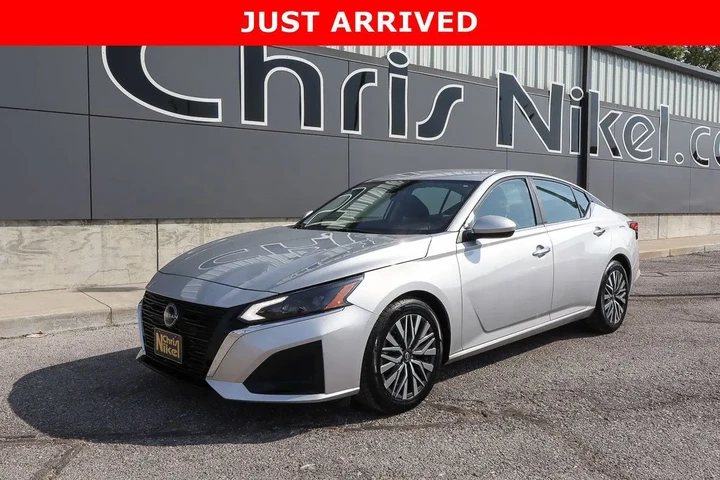 $18888 : 2023 Altima 2.5 SV image 1