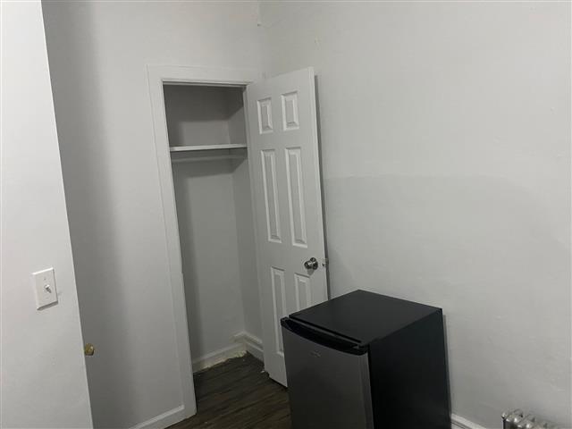 $200 : Rooms for rent Apt NY.434 image 9