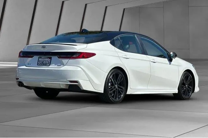 $36900 : Toyota Camry 2025 SE 4dr Sed image 4