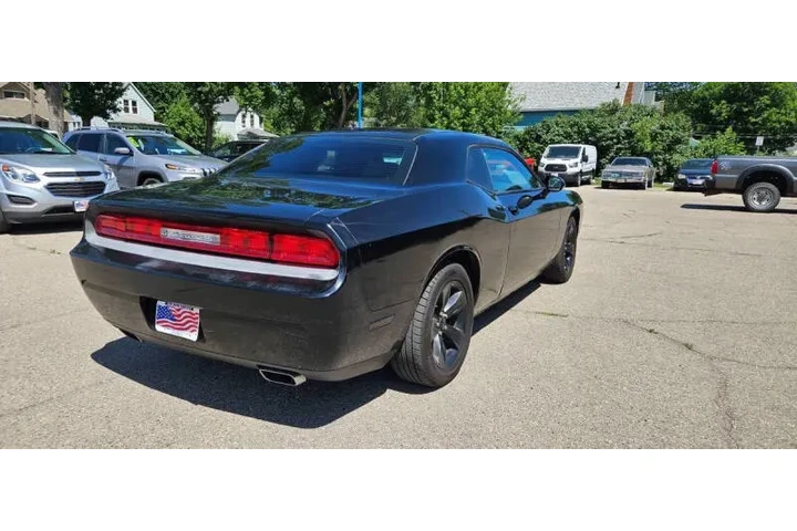 $13990 : 2013 Challenger SXT image 6