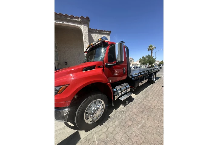 Servicios de grúa towing image 2