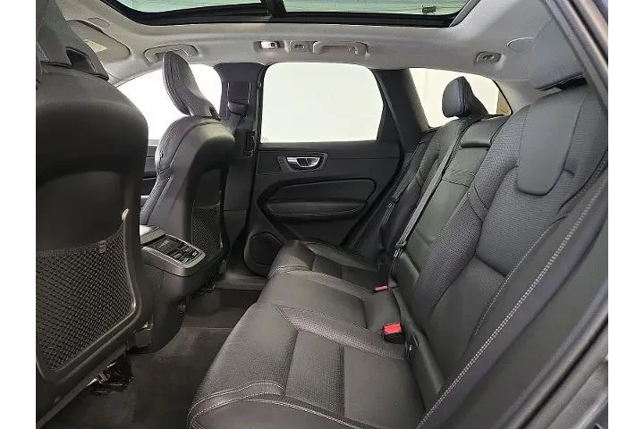 $27599 : Volvo XC60 2021 AWD T6 Inscr image 10