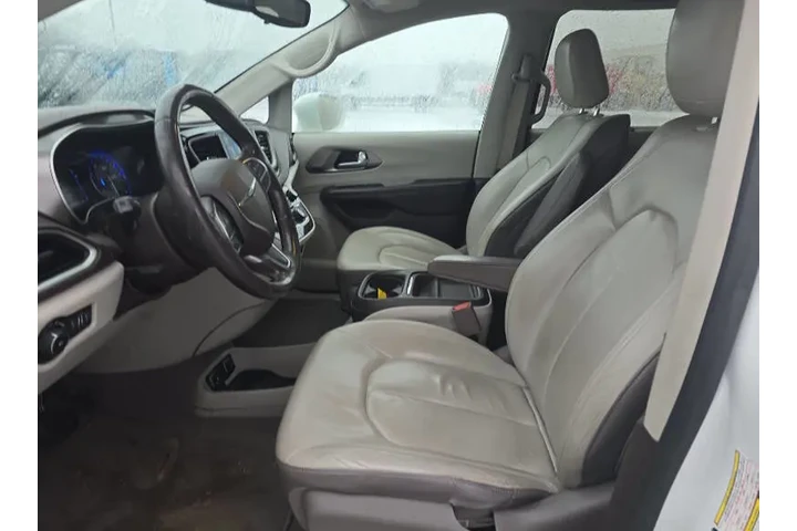 $10995 : 2017 Pacifica Touring Plus image 6