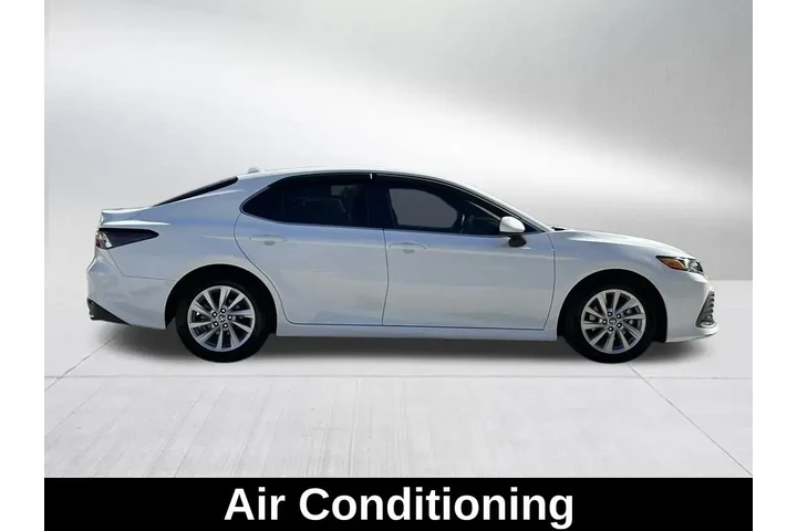 $19996 : Toyota Camry 2023 LE 4dr Sed image 5