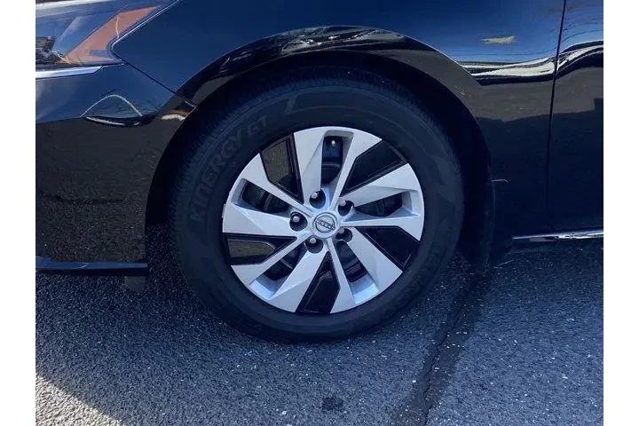 $19550 : Nissan Altima 2025 2.5 S 4dr image 8