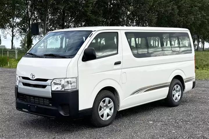 $6500 : toyota hiace bus for sale image 1