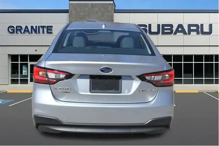 $32680 : Subaru Legacy 2025 AWD Limit image 8