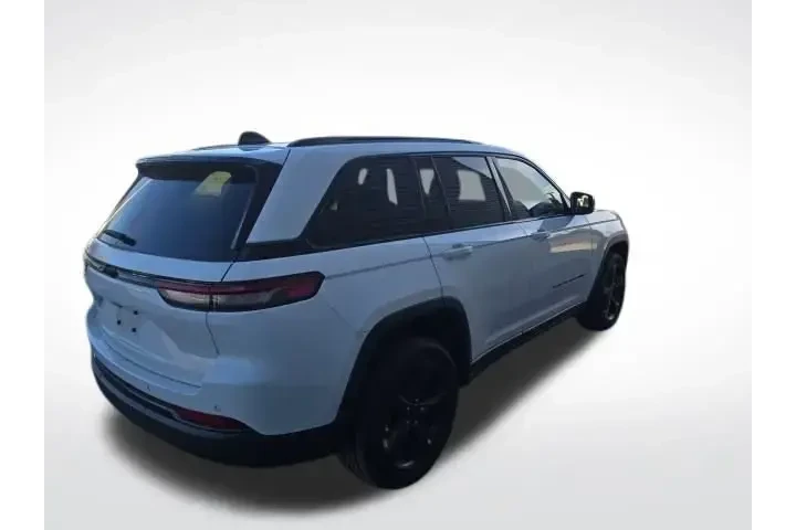 $26500 : Jeep Grand Cherokee 2023 4x2 image 5