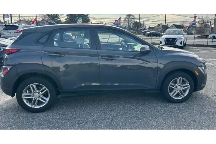 $18985 : Hyundai KONA 2023 AWD SE 4dr image 2