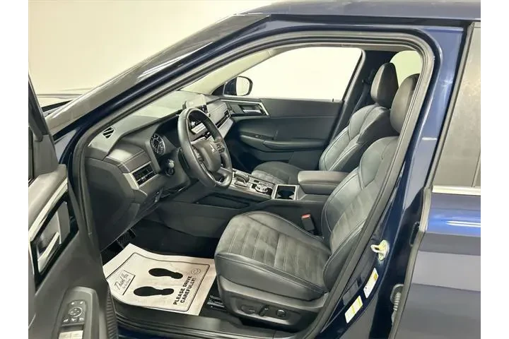 $29499 : Mitsubishi Outlander 2024 AW image 9