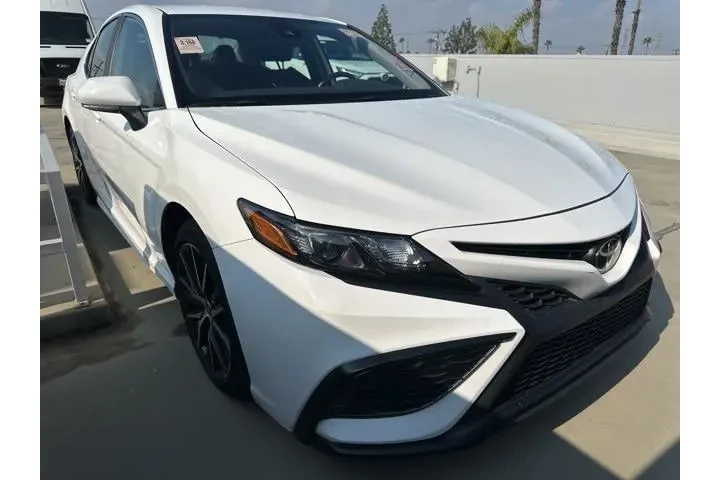 $28935 : Toyota Camry 2024 SE 4dr Sed image 1