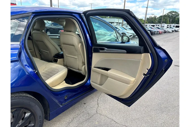 $8980 : 2016 Fusion 4dr Sdn SE FWD image 10