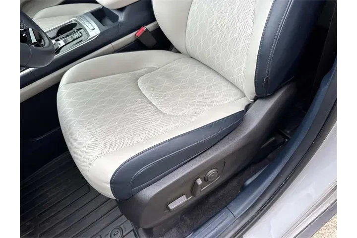 $38455 : Kia Carnival Hybrid 2025 EX image 10