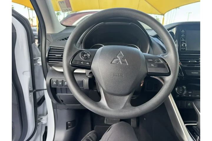 $22449 : Mitsubishi Eclipse Cross 202 image 4