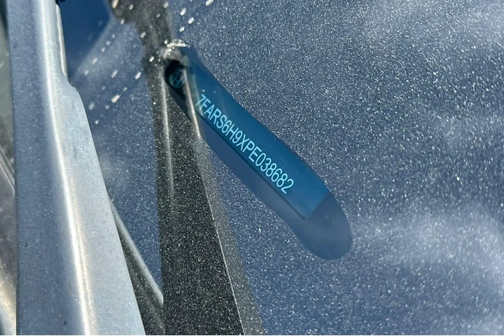 $37981 : Honda CR-V Hybrid 2023 AWD S image 2