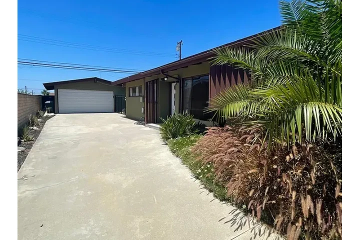 $1850 : *IMMEDIATE OCCUPANCY* image 3