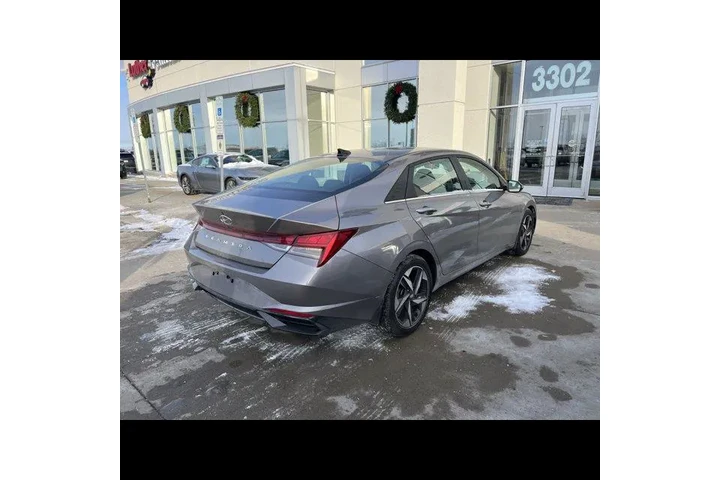 $20599 : Hyundai ELANTRA 2022 SEL 4dr image 4