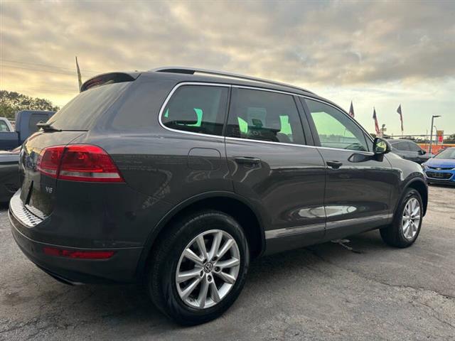 $7850 : 2013 Touareg VR6 Sport image 6