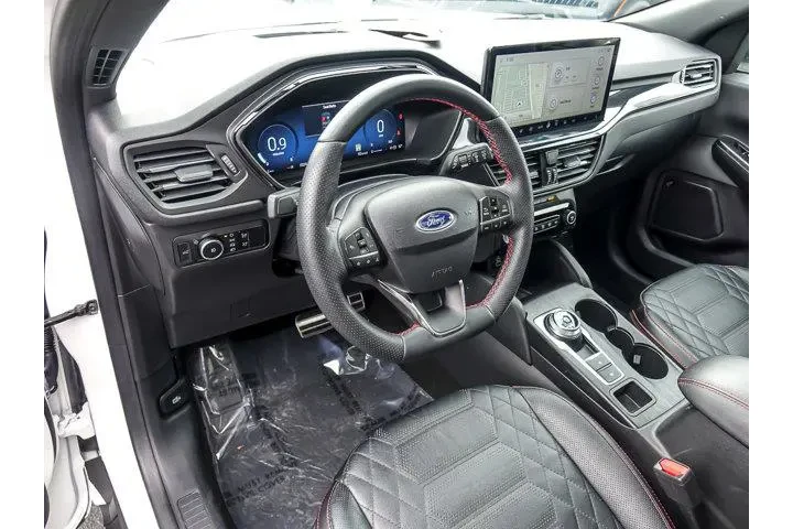 $31870 : Ford Escape 2024 AWD ST-Line image 9