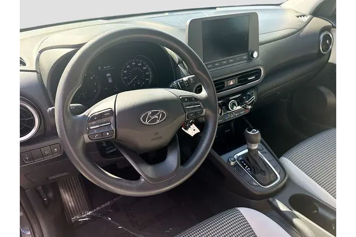 $17890 : Hyundai KONA 2023 SE 4dr Cro image 9