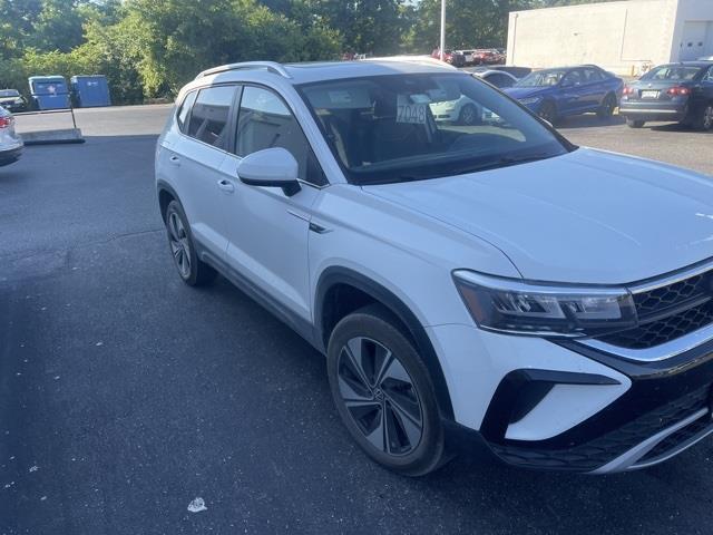 $27998 : PRE-OWNED 2023 VOLKSWAGEN TAO image 4