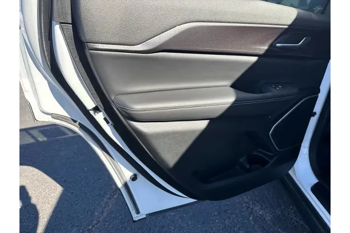 $37988 : Jeep Grand Cherokee L 2023 4 image 10