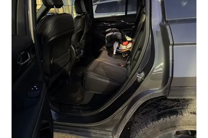 $31158 : Jeep Grand Cherokee 2023 4x4 image 10