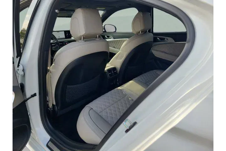 $29998 : Genesis G70 2022 3.3T Standa image 10