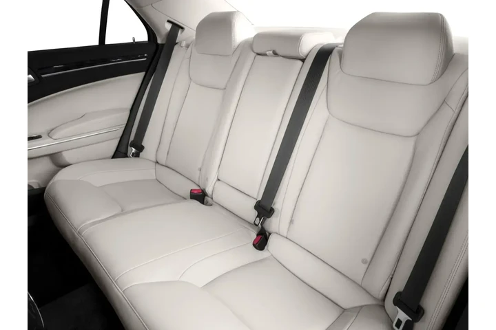 Chrysler 300 2016 Limited 4d image 9