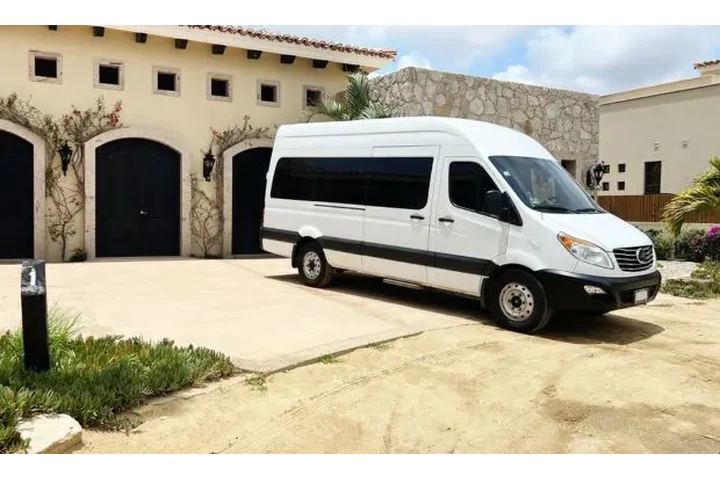 Cancun Airport Transportations image 4