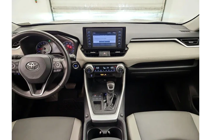 $23998 : Toyota RAV4 2019 XLE Premium image 9