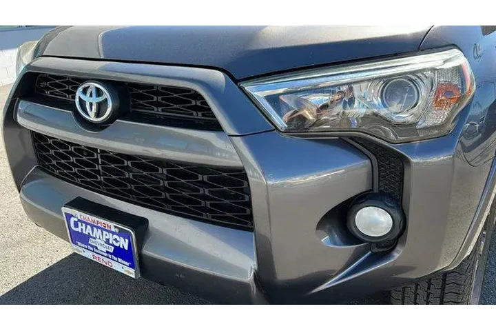$25484 : Toyota 4Runner 2016 4x2 SR5 image 9