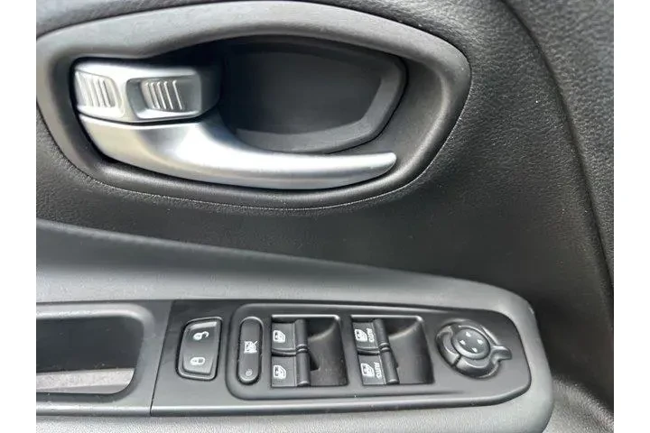 $21995 : Jeep Renegade 2020 4x4 Trail image 10