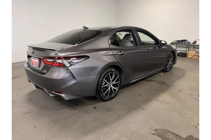 $24588 : Toyota Camry Hybrid 2024 SE image 3