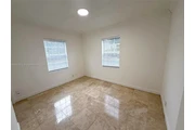 $800 : charming HOME ..Miami, FL thumbnail