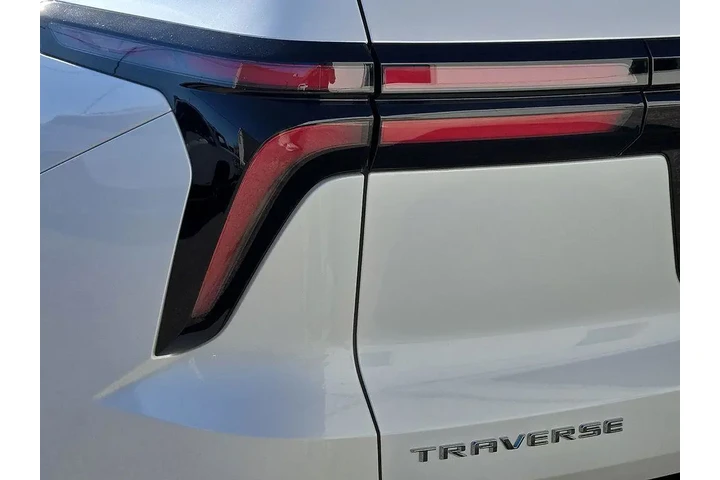 $37995 : Chevrolet Traverse 2025 LT 4 image 10