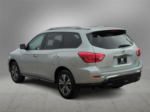 $21270 : Pre-Owned 2020 Nissan Pathfin image 3