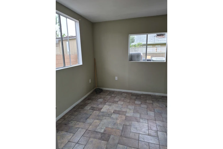 $2500 : Casa de atras 2 recamaras image 3