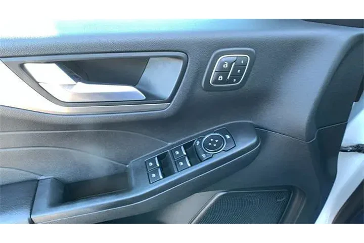 $18490 : Ford Escape 2022 AWD Titaniu image 10