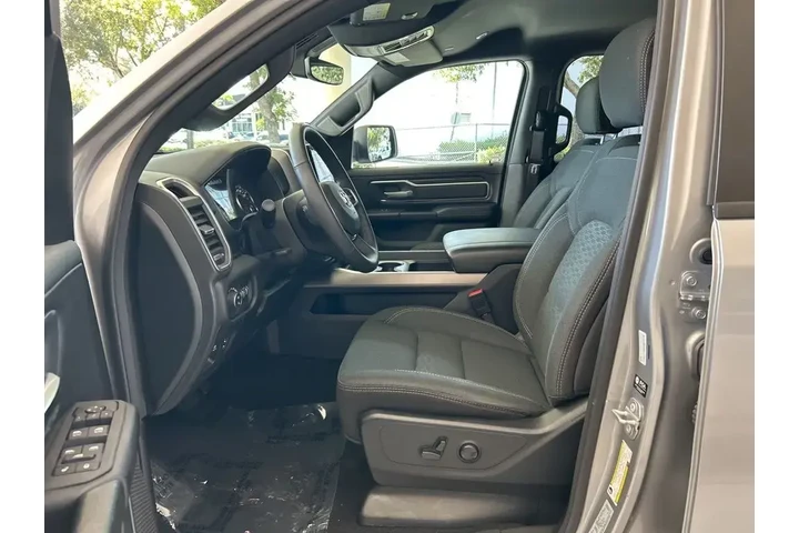 $37234 : Ram 1500 2025 4x4 Big Horn 4 image 5