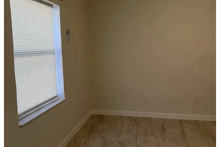 $1200 : HOUSE FOR RENT IN MAIMI FL image 9