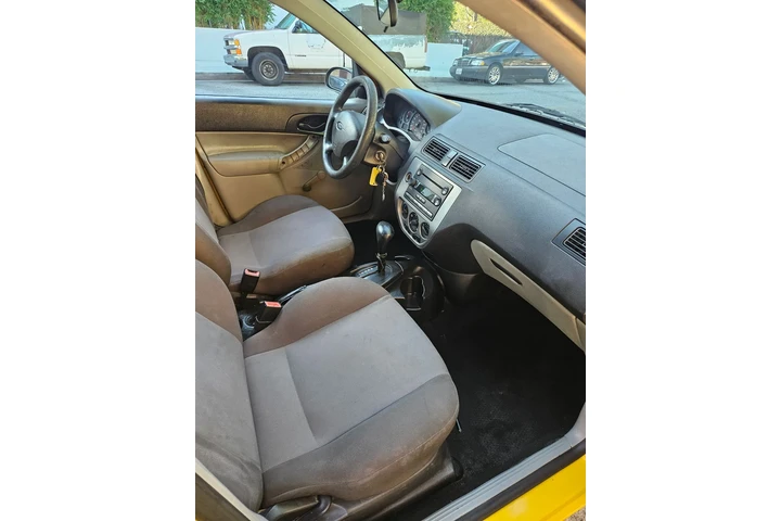 $2000 : Ford Focus 2004 image 8
