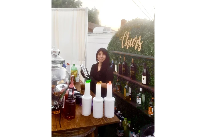 Bartenders & Meseros image 1