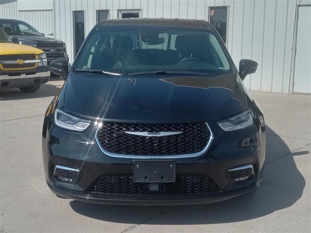 $25998 : 2022 Pacifica image 2