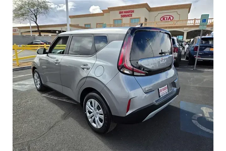 $18988 : Kia Soul 2023 LX 4dr Crossov image 4