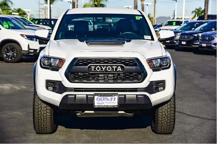 $35499 : Toyota Tacoma 2017 4x4 TRD P image 2